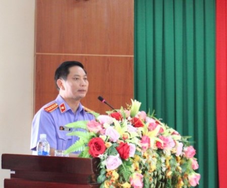 Trao Quyết định bổ nhiệm lại Phó Viện trưởng VKSND thị xã Buôn Hồ