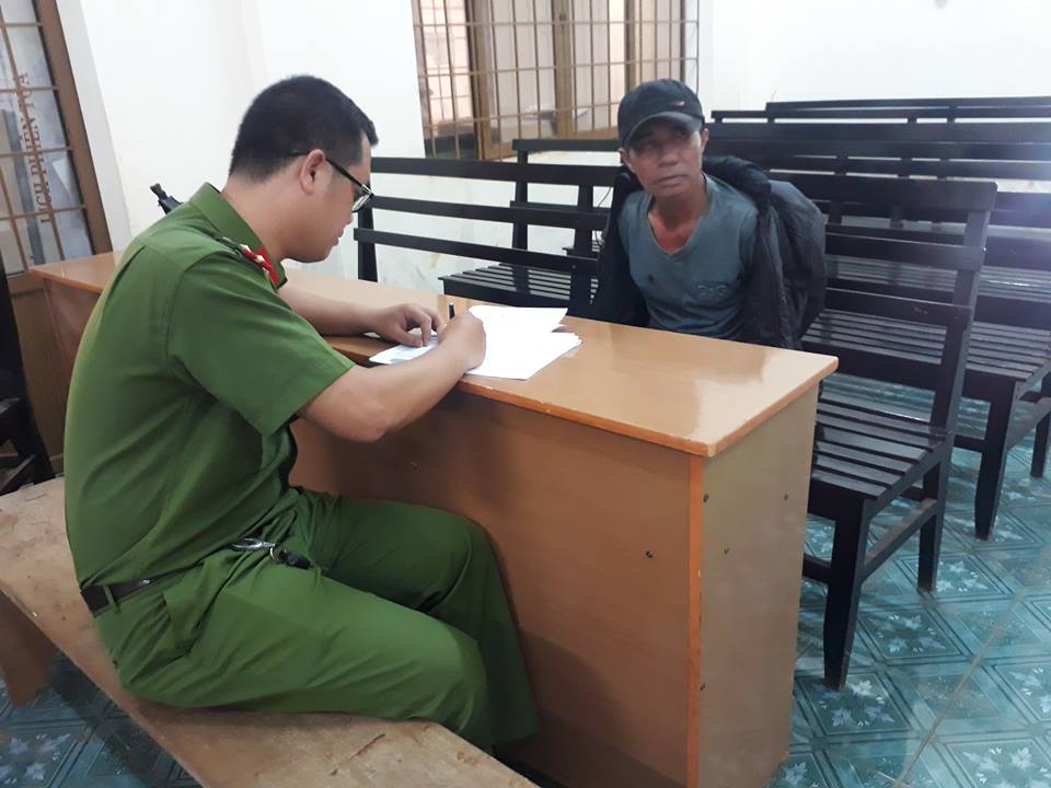 Buôn Hồ&#x3A;  Năn nỉ vợ đoàn tụ bất thành, chồng đâm chết vợ tại Tòa
