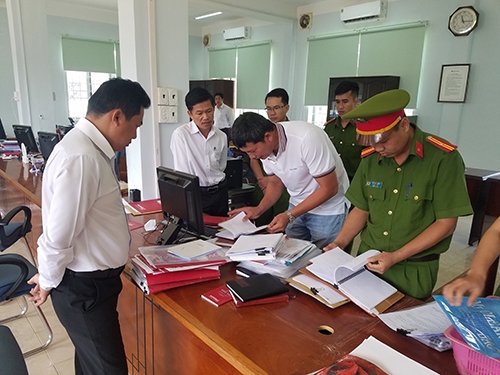 Đề nghị truy tố cán bộ tín dụng lập khống hồ sơ, chiếm đoạt hơn trăm tỷ đồng