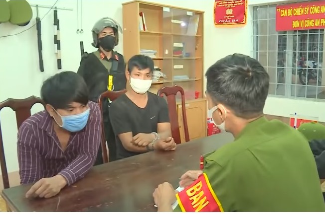 Xác lập án điểm vụ án “Không đeo khẩu trang, chở ba, chống người thi hành công vụ”