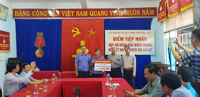 VKSND tỉnh Đắk Lắk&#x3A; Quyên góp 50 triệu đồng ủng hộ đồng bào miền Trung bị thiệt hại bởi mưa lũ
