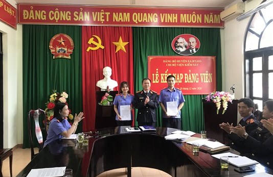 Cụm thi đua số 3 VKSND tỉnh&#x3A; Kết nạp 03 Đảng viên mới