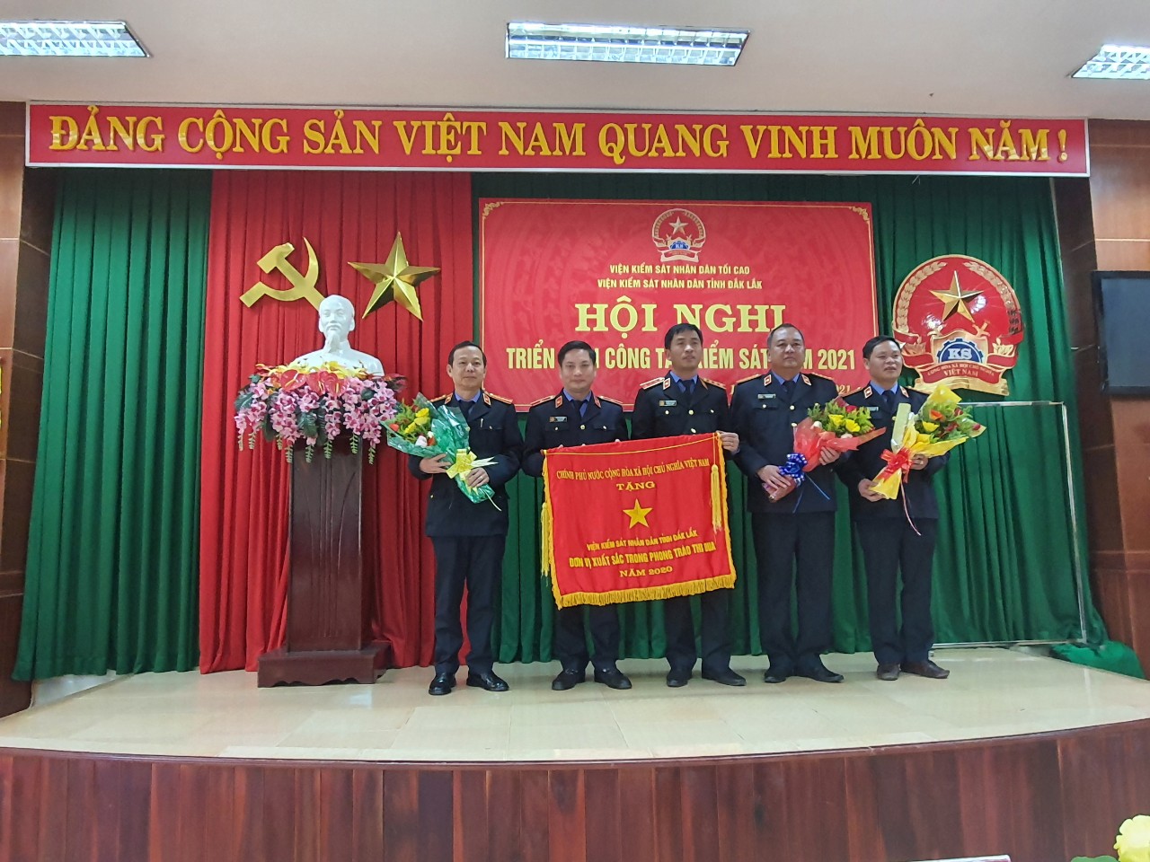 VKSND tỉnh Đắk Lắk&#x3A; Được tặng Cờ thi đua của Chính phủ