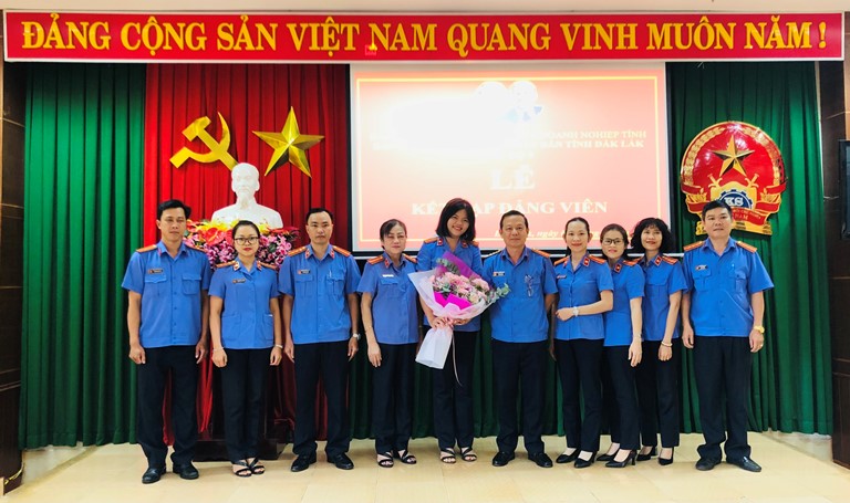Chi bộ 9 VKSND tỉnh long trọng tổ chức Lễ kết nạp Đảng viên mới