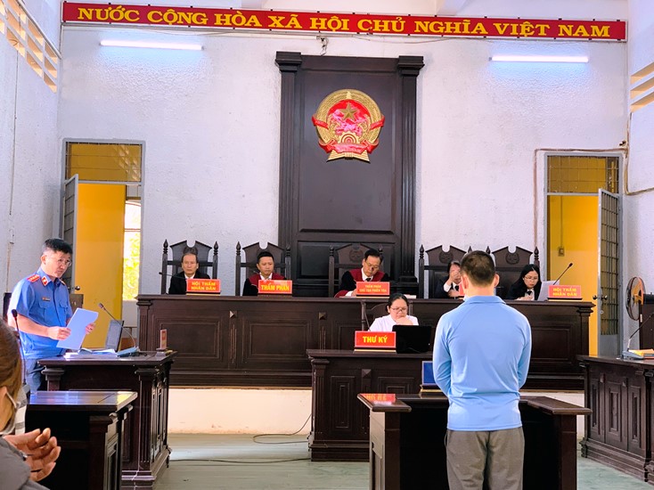 12 năm tù cho kẻ vay tiền không trả còn dùng dao đâm chủ nợ
