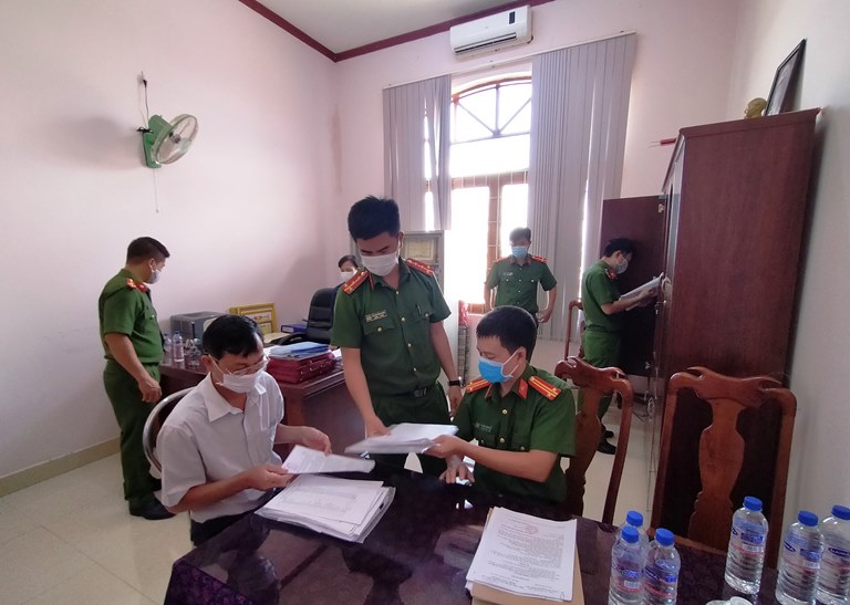 Lập không chứng từ chi sai hơn 1 tỷ đồng, Giám đốc và Kế toán trưởng bị khởi tố