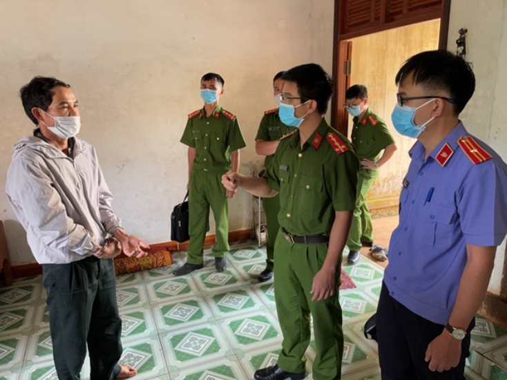 Đâm chết bạn nhậu vì mẫu thuẫn trong lúc “chén chú, chén anh”