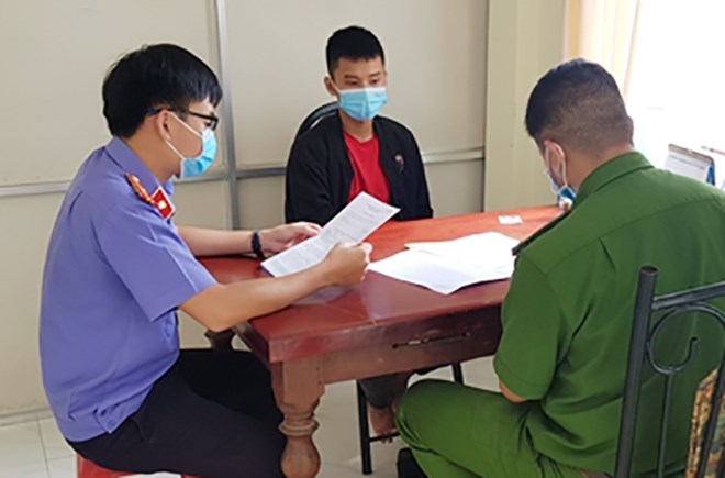 &quot;Thù cũ, thù mới&quot;, nam thanh niên tuổi &quot;teen&quot; dùng dao giết người