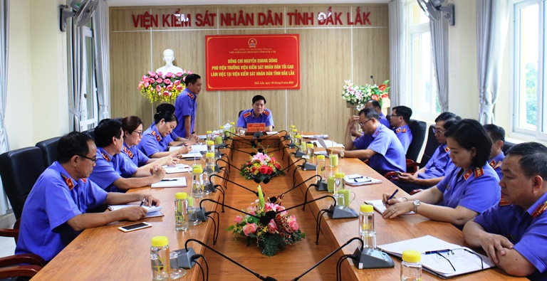 Đồng chí Phó Viện trưởng VKSND tối cao thăm và làm việc tại VKSND tỉnh Đắk Lắk