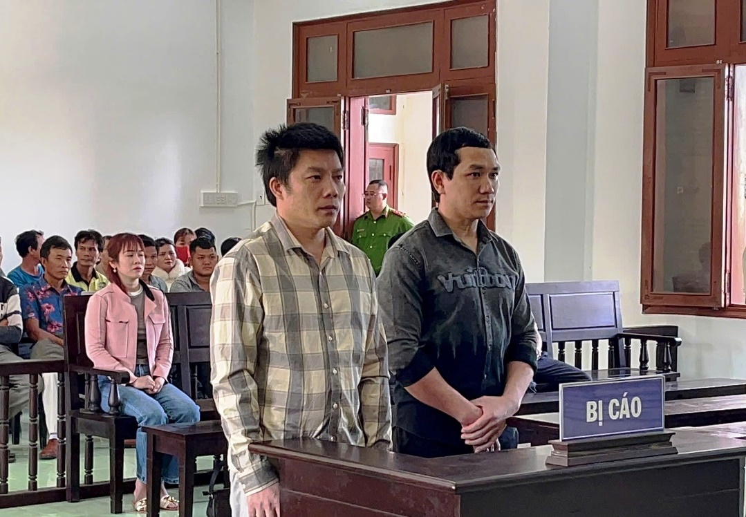 Ghen tuông với người anh nhưng lại đánh người em