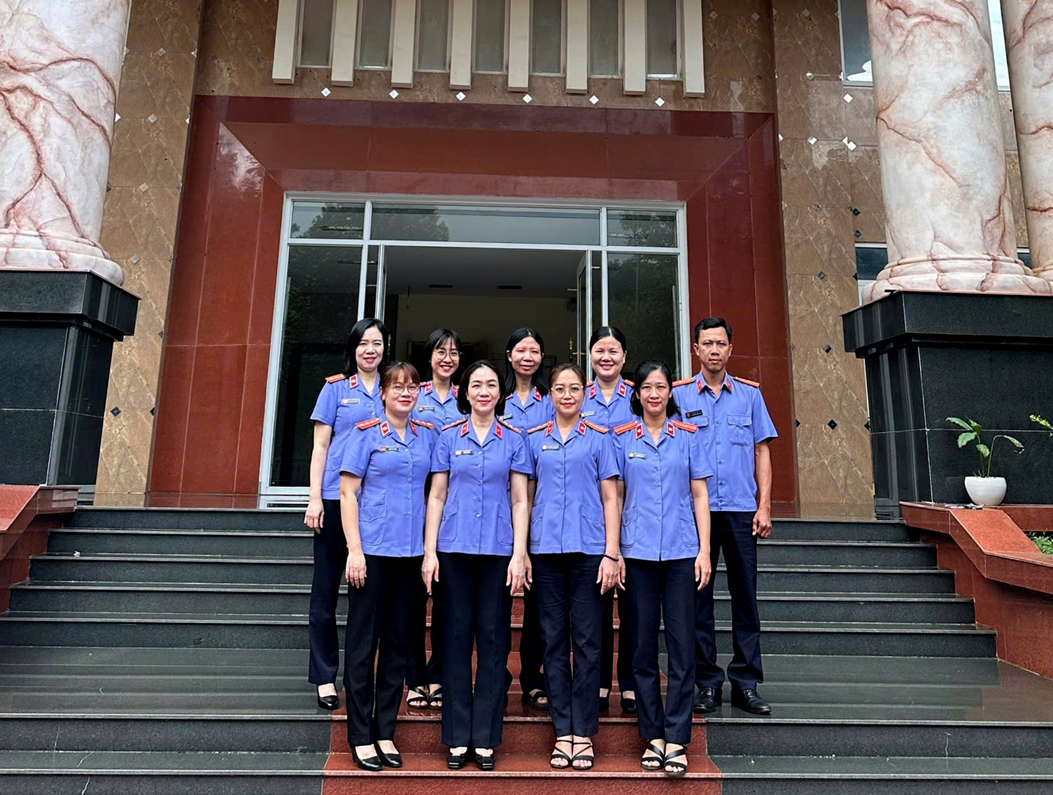 Phòng kiểm sát việc giải quyết các vụ án hành chính, vụ việc kinh doanh, thương mại, lao động và những việc khác theo quy định của pháp luật (Phòng 10)