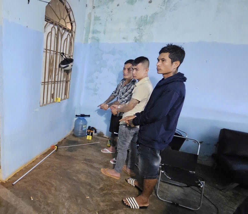 Truy tố 03 bị can bắt giữ nữ nhân viên quán karaoke ở Đắk Lắk