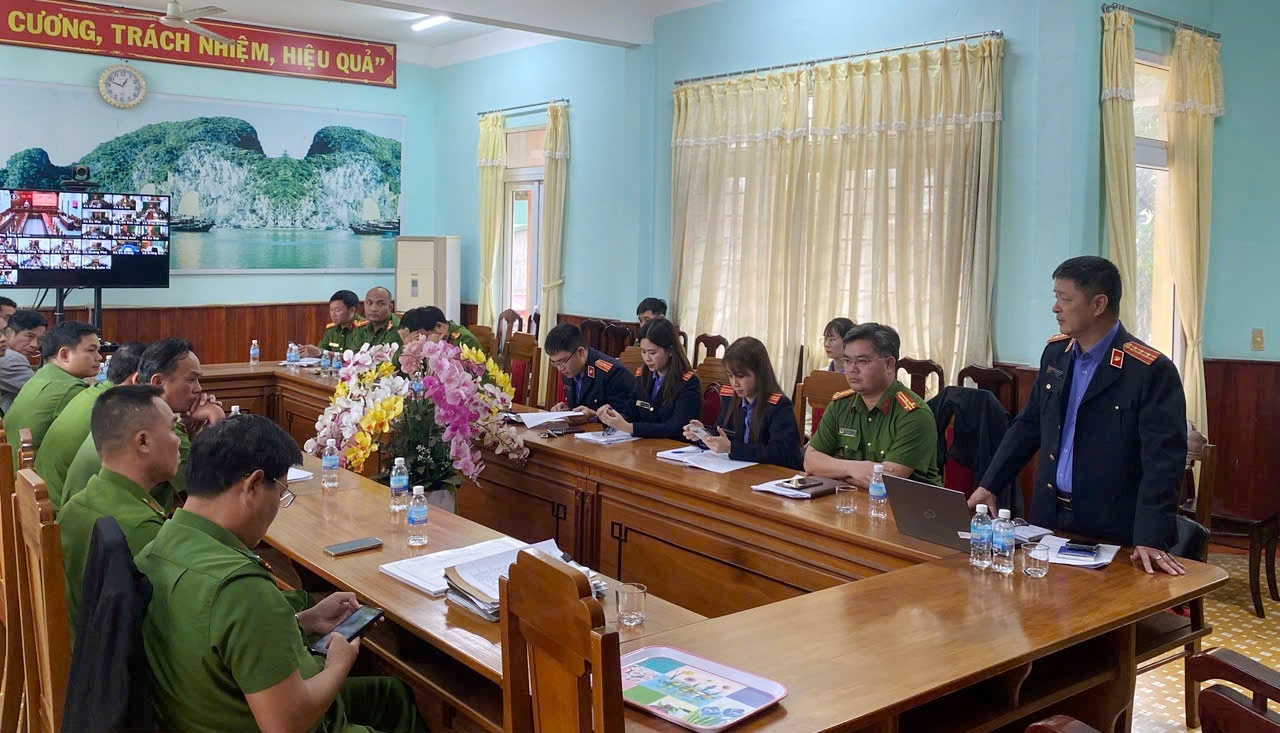 VKSND khu vực 7: Trực tiếp kiểm sát việc tiếp nhận, giải quyết tố giác, tin báo về tội phạm của Công an cấp xã trên địa bàn