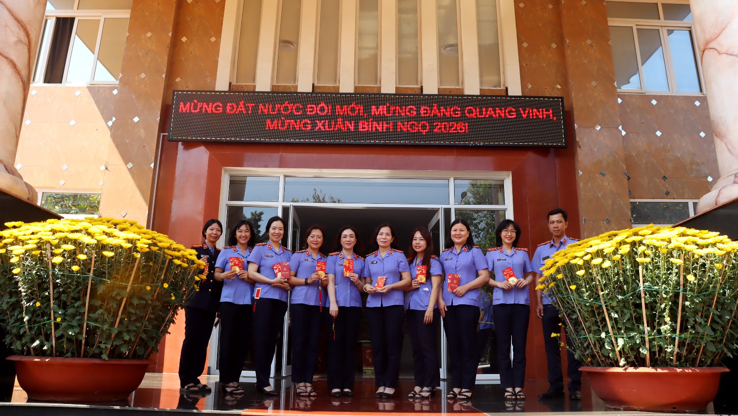 Phòng kiểm sát việc giải quyết các vụ án hành chính, vụ việc kinh doanh, thương mại, lao động và những việc khác theo quy định của pháp luật (Phòng 10)