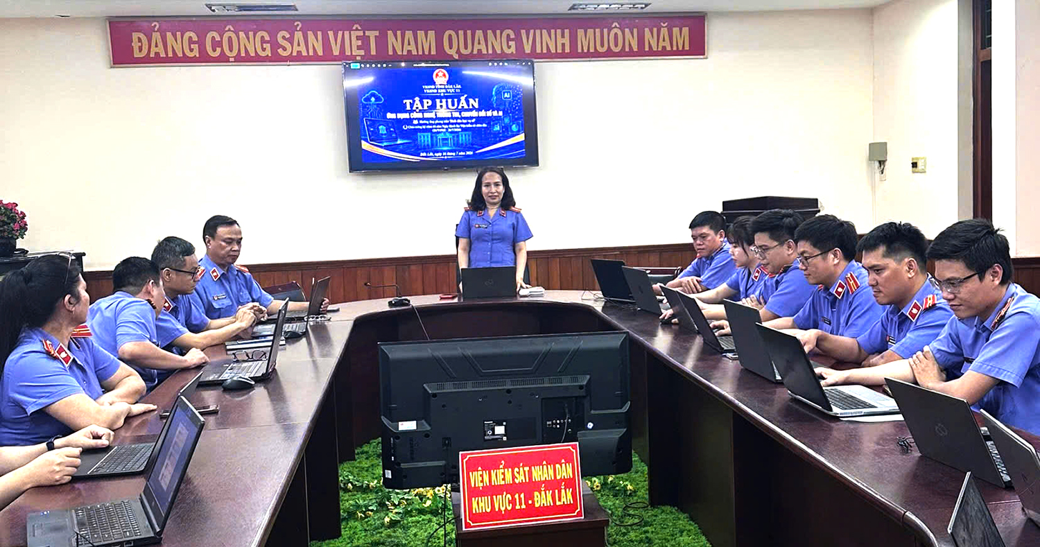 VKSND khu vực 11 tổ chức tập huấn ứng dụng công nghệ thông tin, chuyển đổi số và trí tuệ nhân tạo